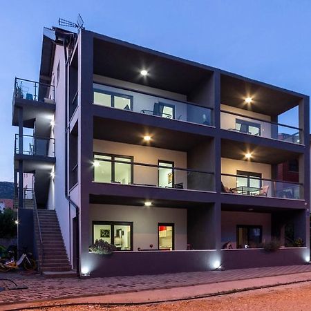Apartmani U Kastelima Kaštela Exteriör bild