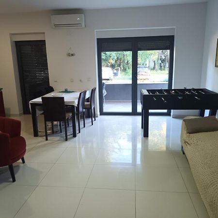 Apartmani U Kastelima Kaštela Exteriör bild