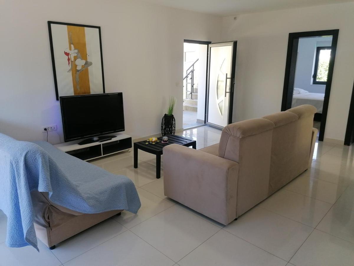 Apartmani U Kastelima Kaštela Exteriör bild