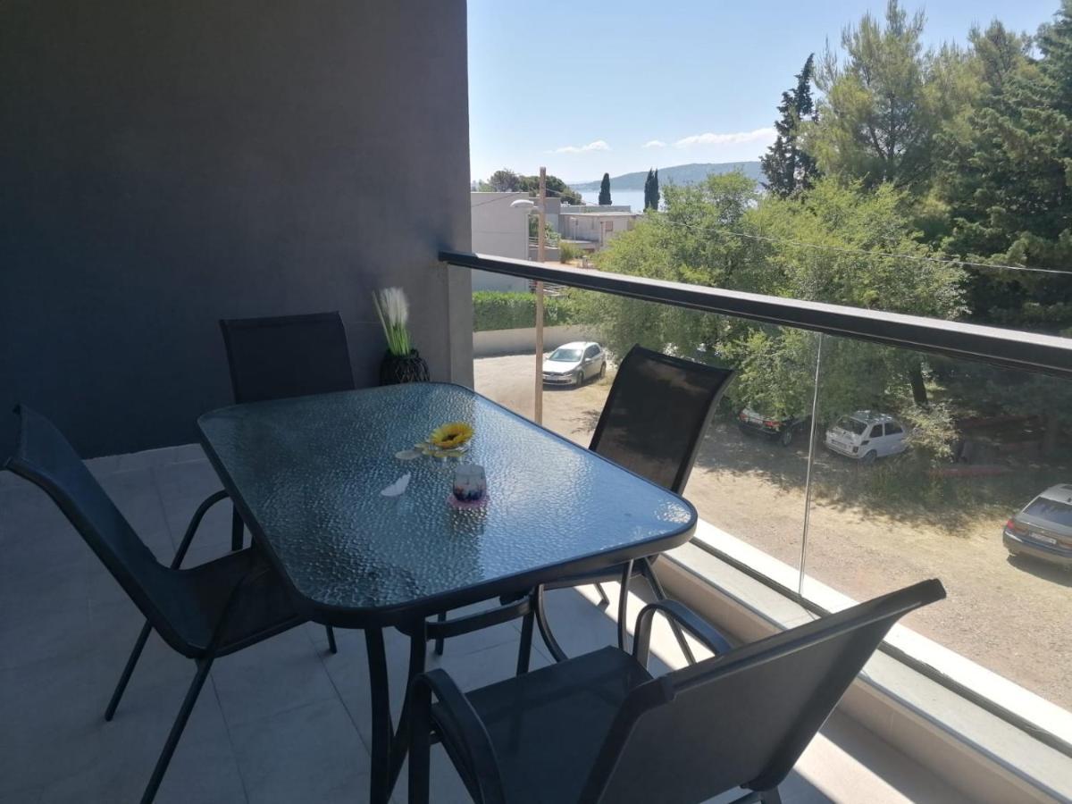Apartmani U Kastelima Kaštela Exteriör bild