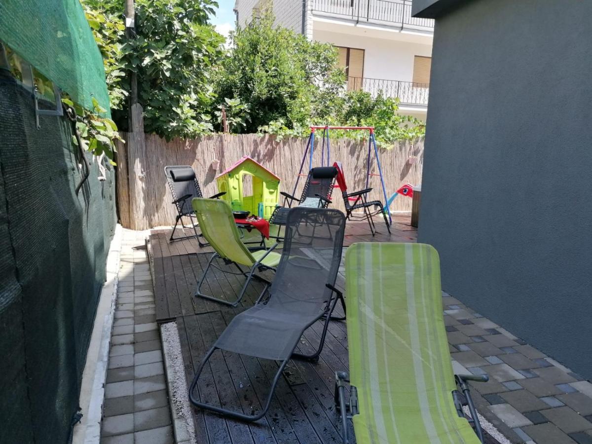 Apartmani U Kastelima Kaštela Exteriör bild