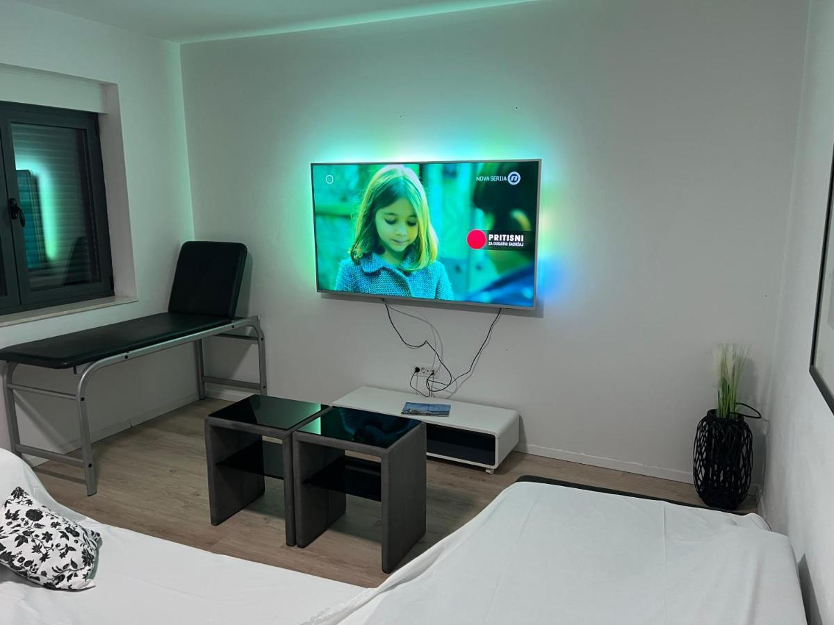 Apartmani U Kastelima Kaštela Exteriör bild