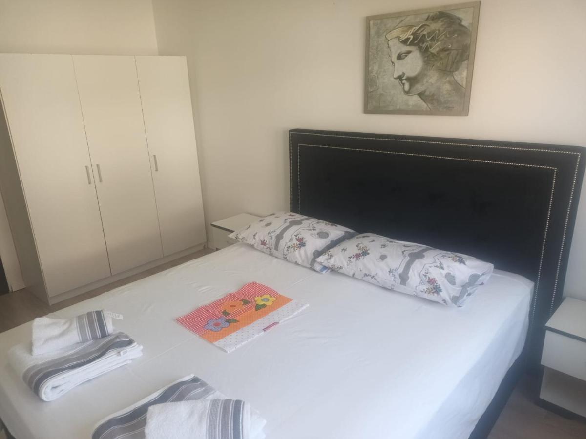 Apartmani U Kastelima Kaštela Exteriör bild